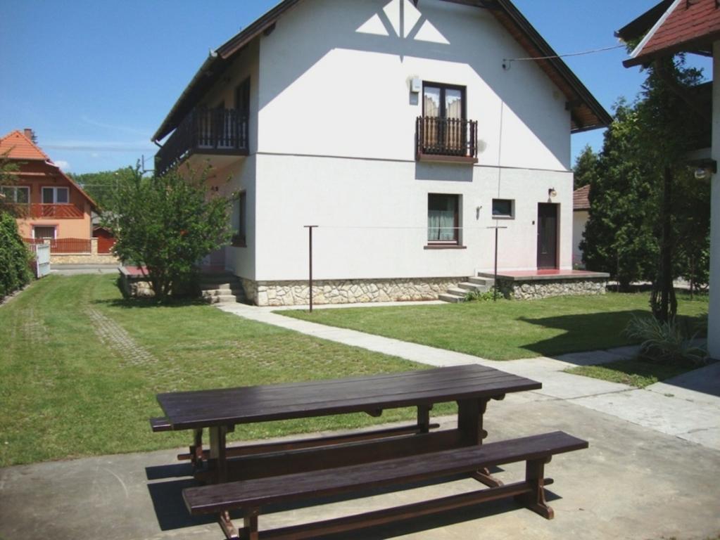 Gyöngyvirág Vendégház Apartamento Balatonboglár Quarto foto