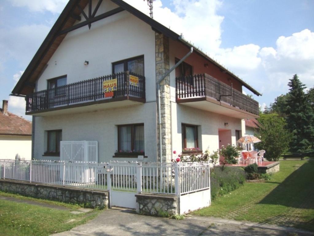Gyöngyvirág Vendégház Apartamento Balatonboglár Quarto foto