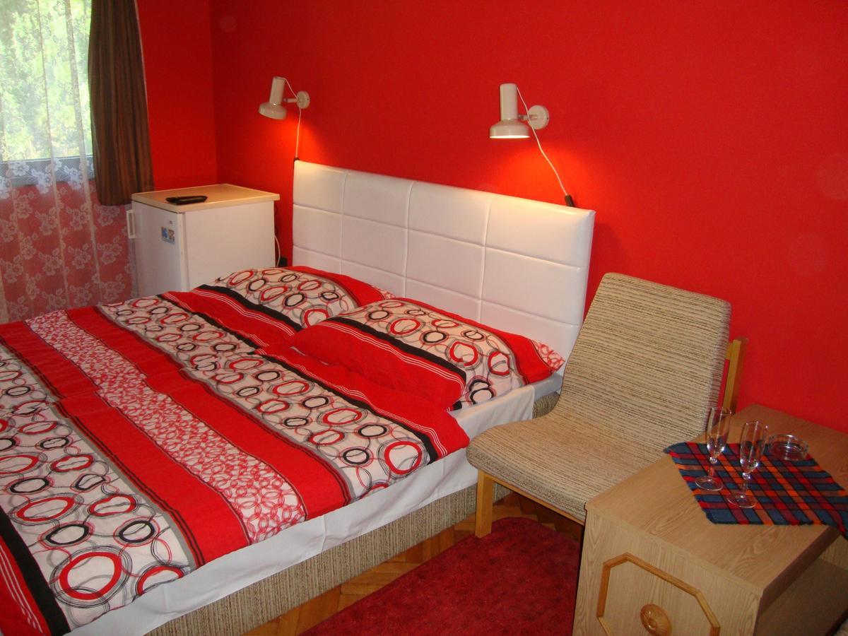 Gyöngyvirág Vendégház Apartamento Balatonboglár Exterior foto