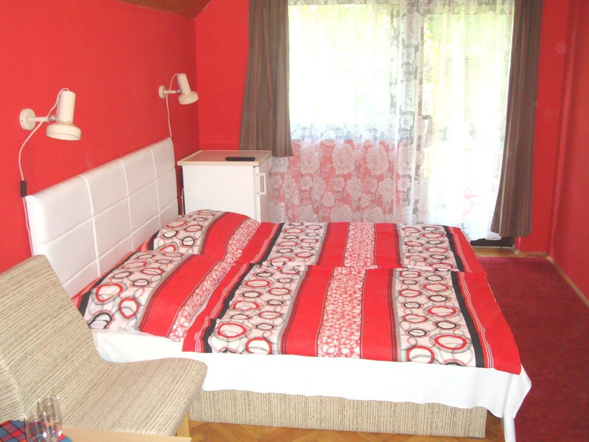 Gyöngyvirág Vendégház Apartamento Balatonboglár Exterior foto