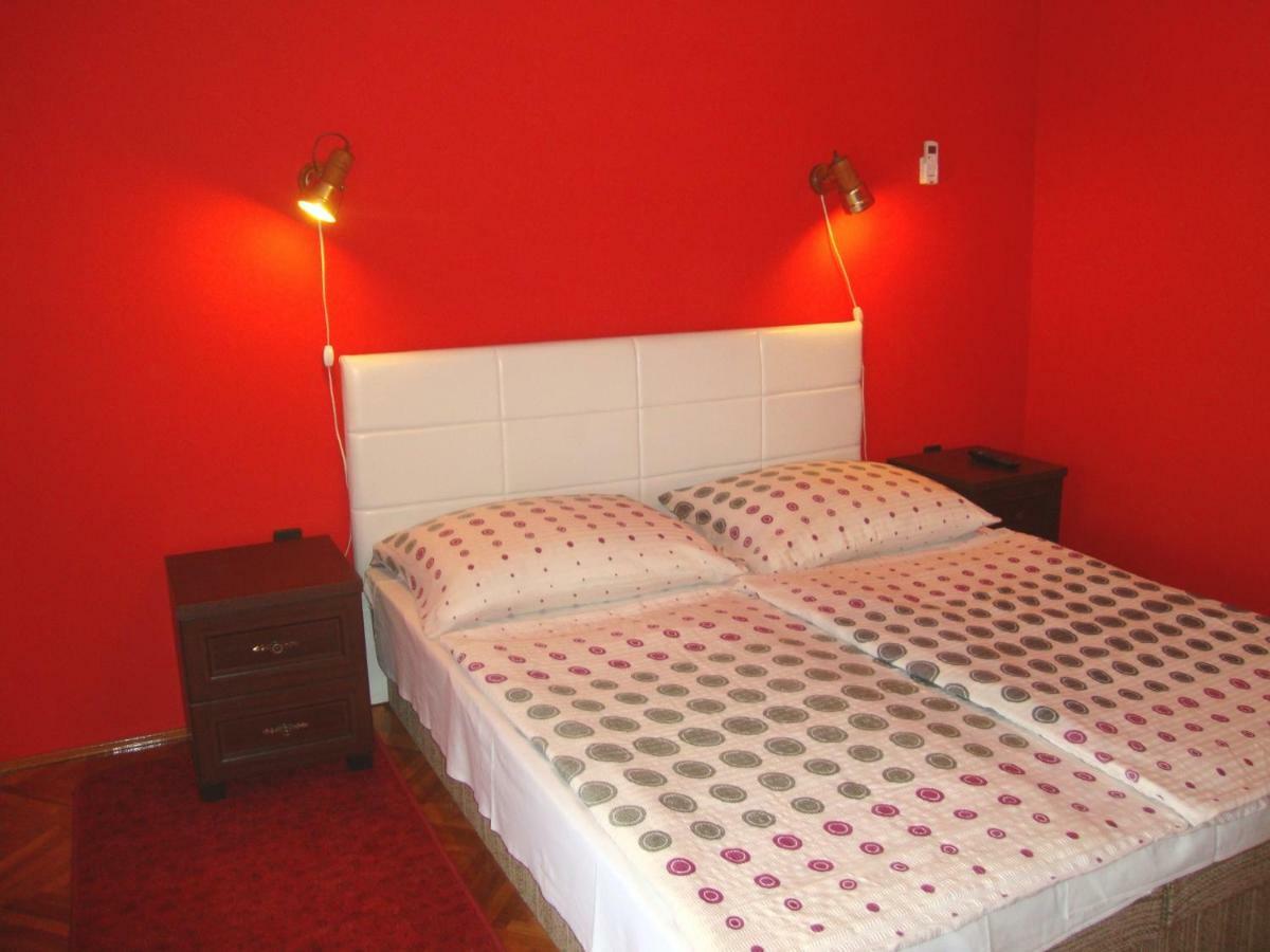 Gyöngyvirág Vendégház Apartamento Balatonboglár Exterior foto
