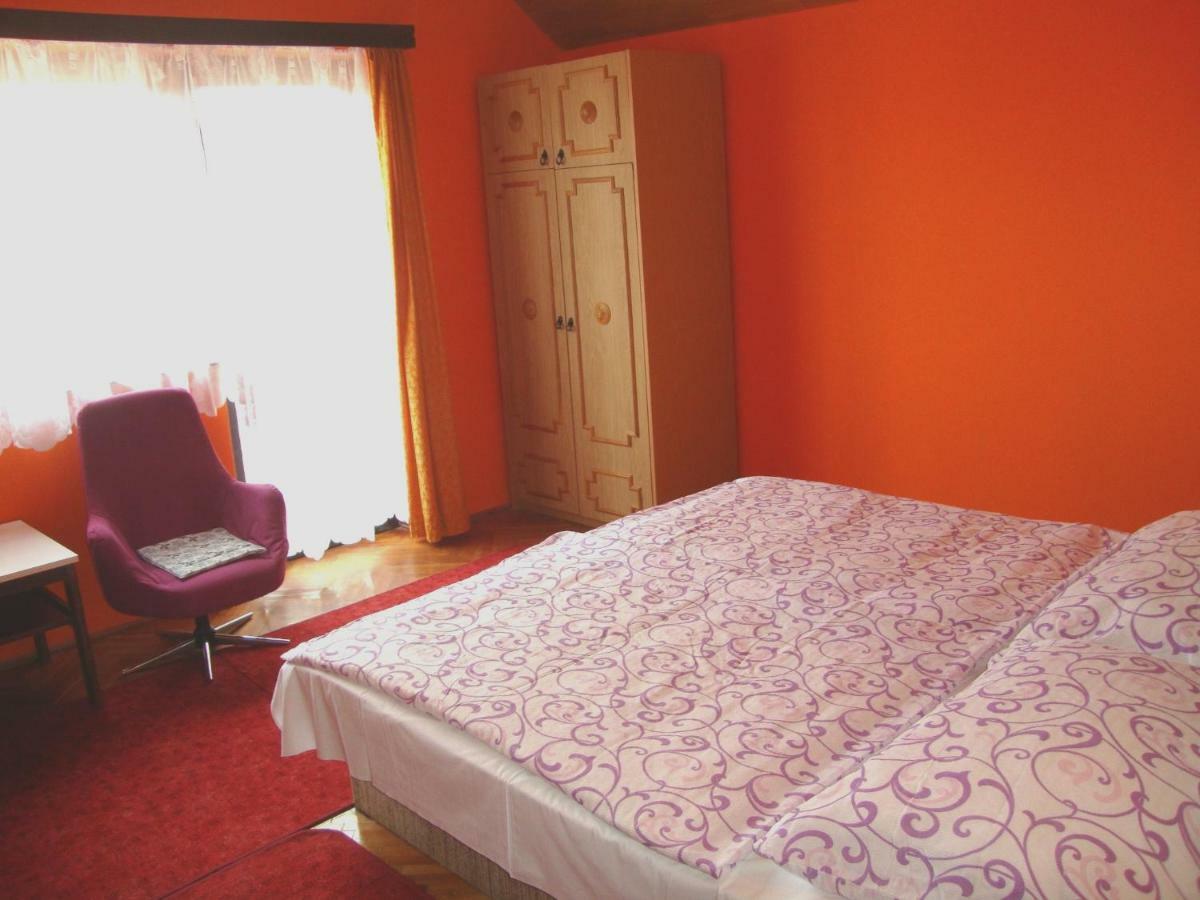 Gyöngyvirág Vendégház Apartamento Balatonboglár Exterior foto