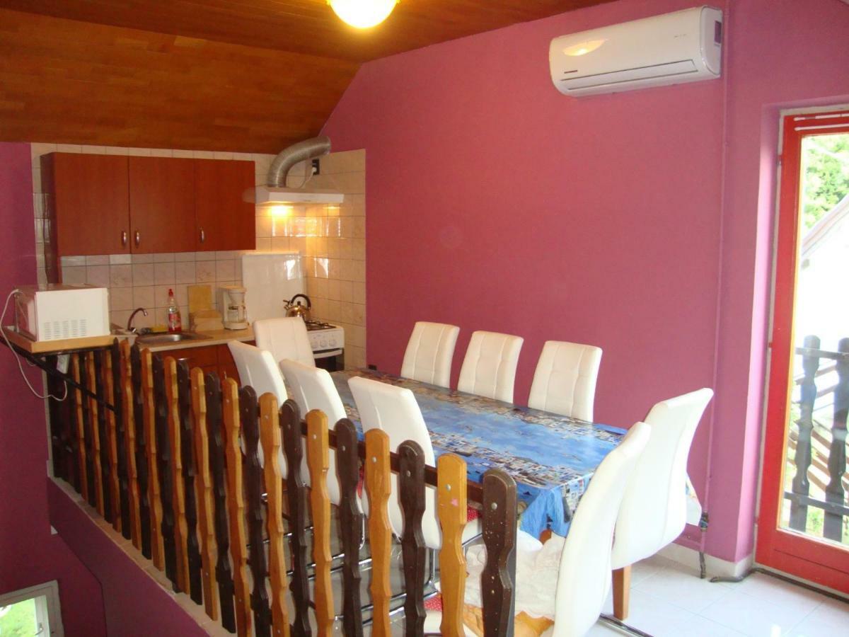 Gyöngyvirág Vendégház Apartamento Balatonboglár Exterior foto