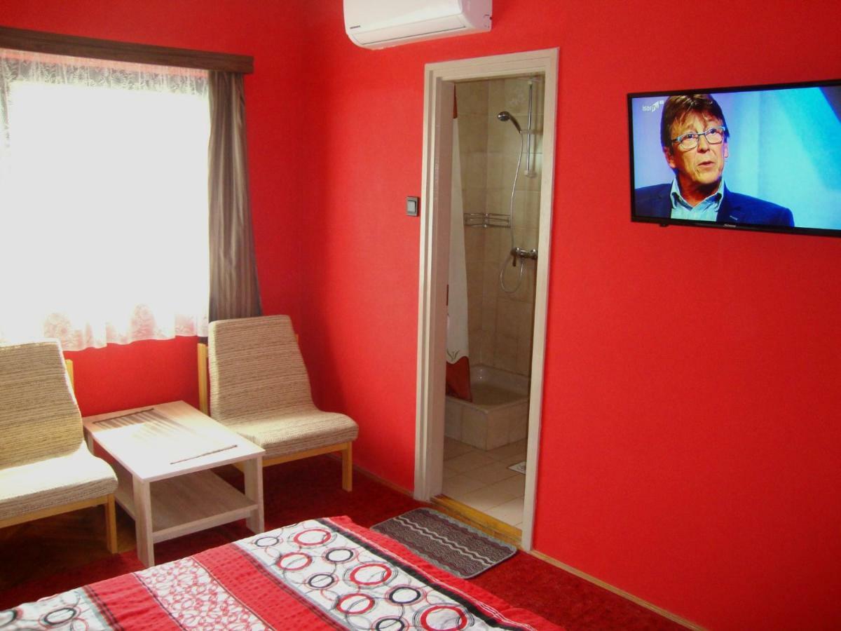 Gyöngyvirág Vendégház Apartamento Balatonboglár Exterior foto