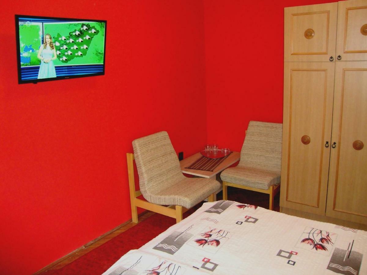 Gyöngyvirág Vendégház Apartamento Balatonboglár Exterior foto