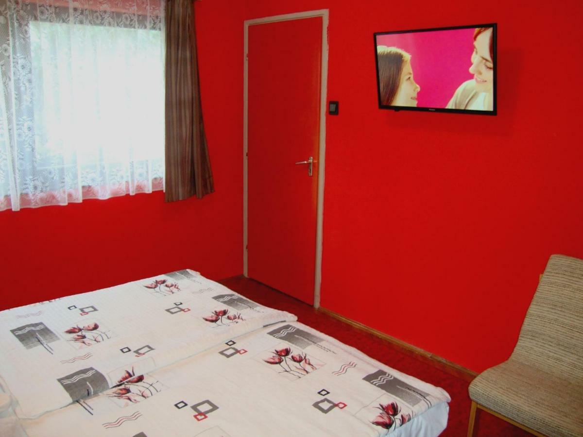 Gyöngyvirág Vendégház Apartamento Balatonboglár Exterior foto