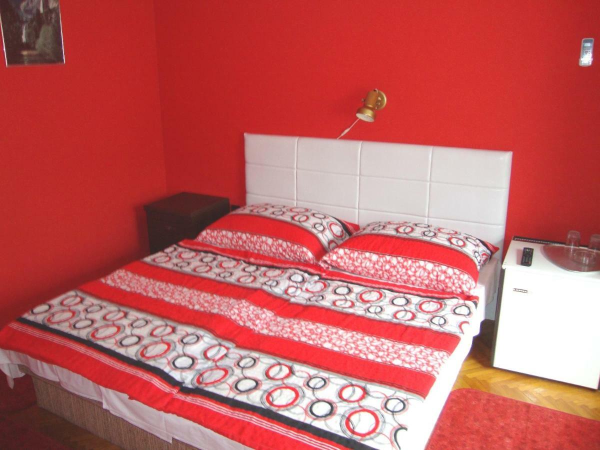 Gyöngyvirág Vendégház Apartamento Balatonboglár Exterior foto