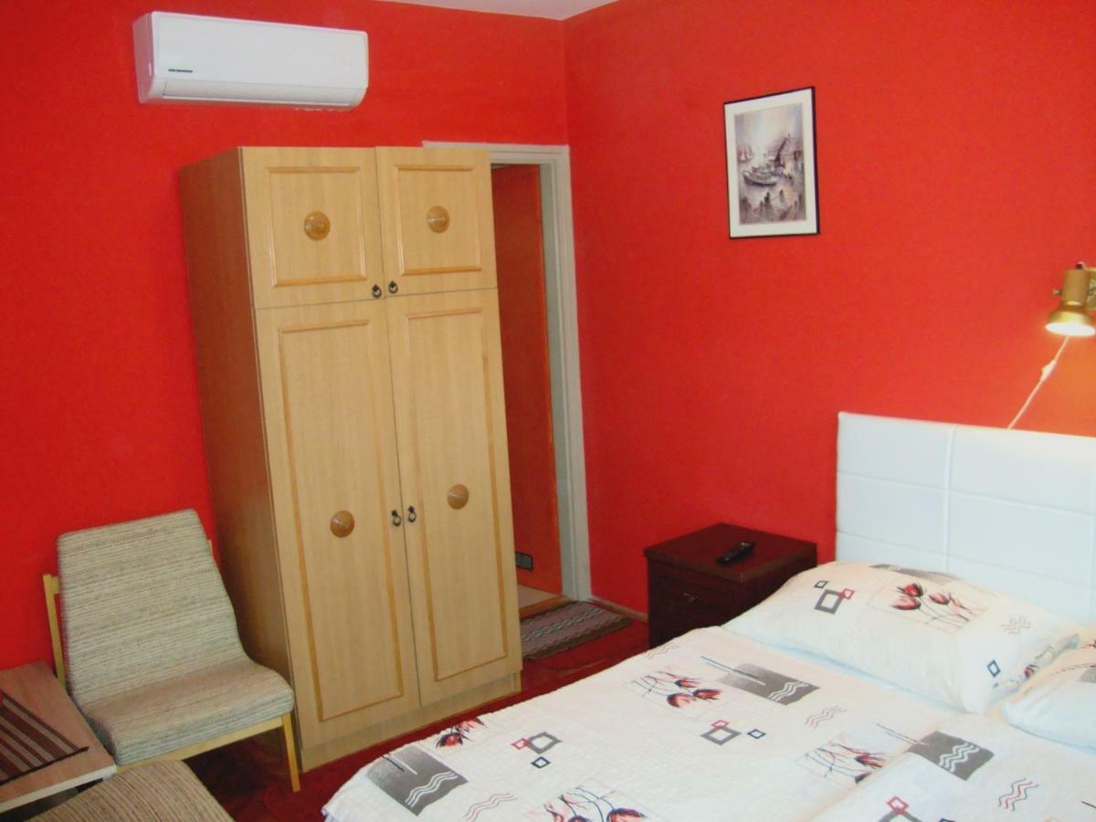 Gyöngyvirág Vendégház Apartamento Balatonboglár Exterior foto